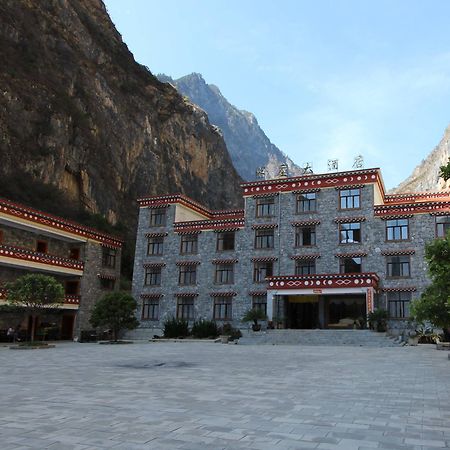 Shangri-La Balagezong Shuizhuang Hotel Exterior photo